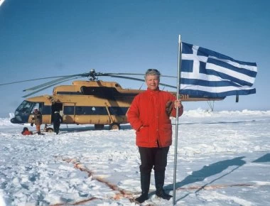 Μπάμπης Μπίζας: Ο Έλληνας ταξιδευτής που μπήκε στο ρεκόρ Γκίνες- Πάτησε και στους δύο πόλους της γης!